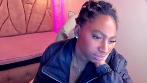 Snapshot of queen_perla_ chatting on January 8, 2025, 3:07 pm online show from January 8, 2025, 3:07 pm