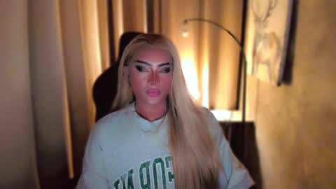 Snapshot of queenarthalia chatting on February 21, 2025, 9:45 am ARTHA online show from February 21, 2025, 9:45 am