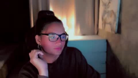 Snapshot of queenarthalia chatting on December 13, 2025, 7:53 pm ARTHA online show from December 13, 2025, 7:53 pm