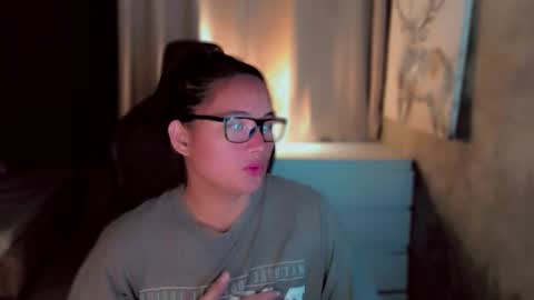 Snapshot of queenarthalia chatting on December 14, 2025, 7:58 am ARTHA online show from December 14, 2025, 7:58 am