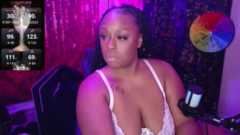 Queen Cherise Roze online show from November 13, 2025, 2:32 am