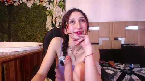 Snapshot of queenjenn__ chatting on December 12, 2024, 8:53 pm QUEENJEENN online show from December 12, 2024, 8:53 pm