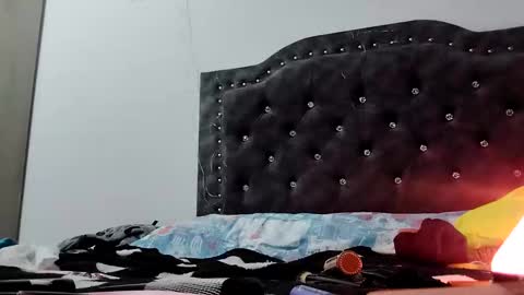 Snapshot of queenjenn__ chatting on December 2, 2025, 7:14 am QUEENJEENN online show from December 2, 2025, 7:14 am