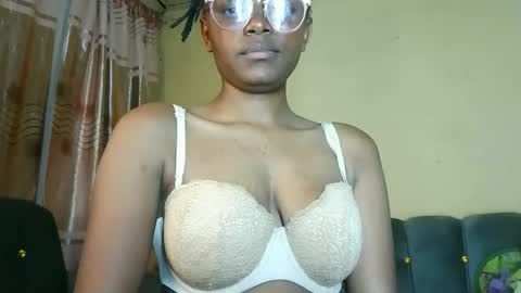 Snapshot of queenmerliz331240 chatting on October 13, 2025, 9:26 pm queenmerliz331240 online show from October 13, 2025, 9:26 pm