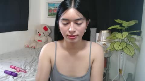 QueenPinay69 online show from October 14, 2025, 7:42 am
