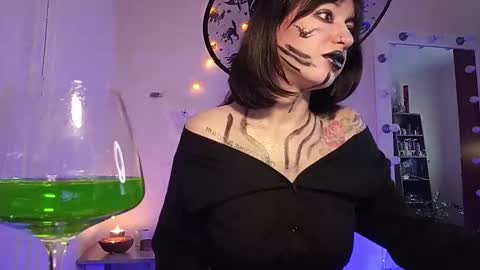 Snapshot of quiet_smile chatting on October 27, 2025, 8:40 am quiet_smile online show from October 27, 2025, 8:40 am