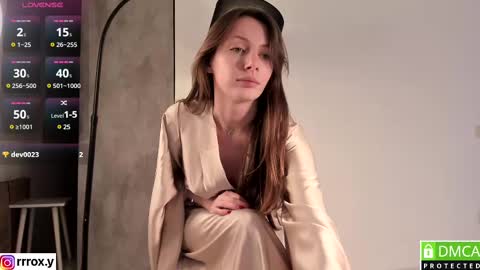 Snapshot of r00xvel chatting on February 14, 2025, 7:59 am r00xvel online show from February 14, 2025, 7:59 am