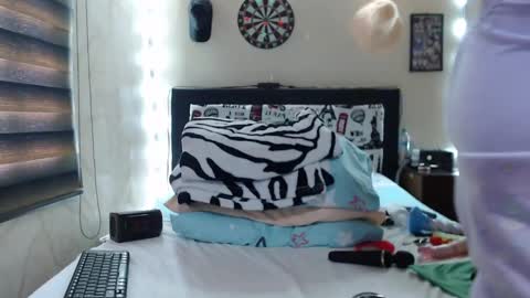 Snapshot of rachel_111 chatting on February 9, 2025, 3:23 pm Rachel online show from February 9, 2025, 3:23 pm