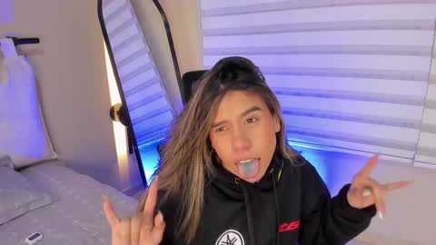 Snapshot of rachell_criss chatting on November 26, 2025, 4:13 am Rachell online show from November 26, 2025, 4:13 am