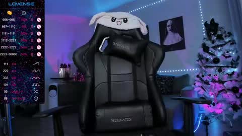  Miko Pleasee help me get 100 likes online show from February 10, 2025, 1:44 pm