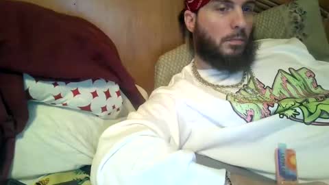 Snapshot of raidersman757 chatting on February 8, 2025, 11:45 pm hitman online show from February 8, 2025, 11:45 pm