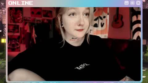 Snapshot of raiingurl chatting on December 4, 2025, 10:02 am Kate online show from December 4, 2025, 10:02 am