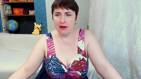 Snapshot of rainbowladyy chatting on December 7, 2024, 2:13 pm rainbowladyy online show from December 7, 2024, 2:13 pm