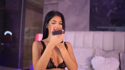 Raisa online show from September 21, 2025, 3:35 pm