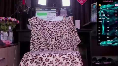 Laura online show from September 15, 2025, 2:44 am