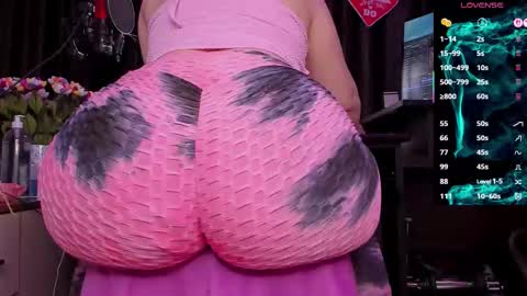 Laura online show from October 8, 2025, 2:42 am