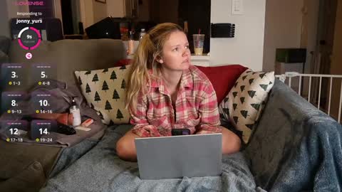 Snapshot of ramichick chatting on December 19, 2024, 5:18 am Rami online show from December 19, 2024, 5:18 am