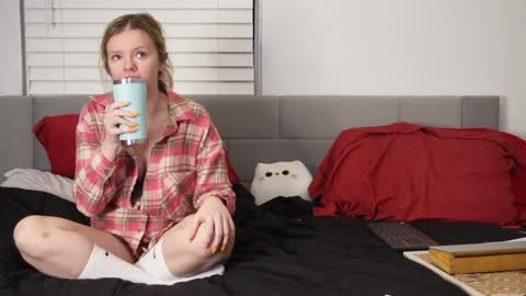 Snapshot of ramichick chatting on January 15, 2025, 1:34 am Rami online show from January 15, 2025, 1:34 am