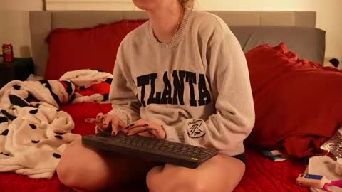 Snapshot of ramichick chatting on March 7, 2025, 1:42 am Rami online show from March 7, 2025, 1:42 am