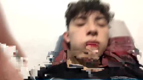 ramiroo2312 online show from September 14, 2025, 5:06 am