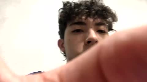 ramiroo2312 online show from October 18, 2025, 7:09 am