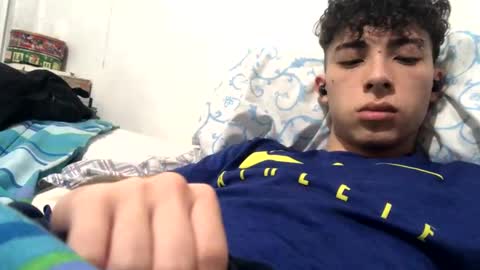 ramiroo2312 online show from October 23, 2025, 8:18 pm