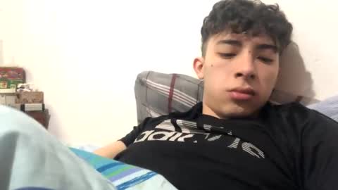 ramiroo2312 online show from October 27, 2025, 7:40 pm