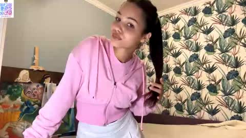 Snapshot of ranaeriveras chatting on October 16, 2025, 9:27 pm ShyBerry online show from October 16, 2025, 9:27 pm