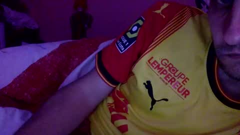 Snapshot of randobad12 chatting on December 1, 2024, 9:15 pm randobad12 online show from December 1, 2024, 9:15 pm