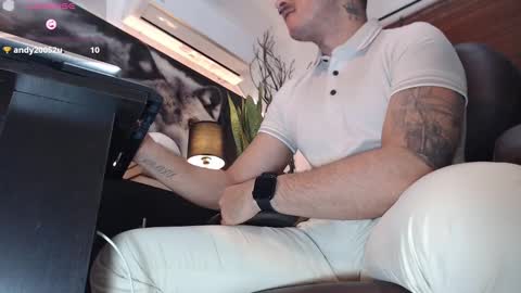 Snapshot of randylukehot chatting on January 14, 2025, 11:16 pm randylukehot online show from January 14, 2025, 11:16 pm