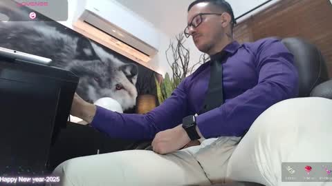 Snapshot of randylukehot chatting on February 21, 2025, 9:13 am randylukehot online show from February 21, 2025, 9:13 am