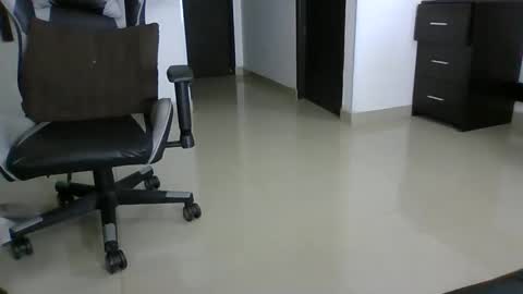 raphaeladam98 online show from December 15, 2025, 1:15 pm