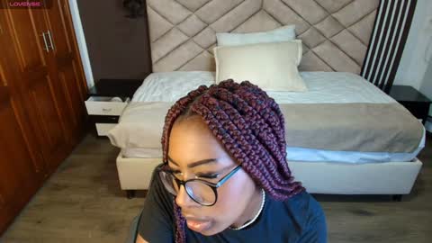 Snapshot of raqueljones_ chatting on January 3, 2025, 11:57 am Raquel online show from January 3, 2025, 11:57 am