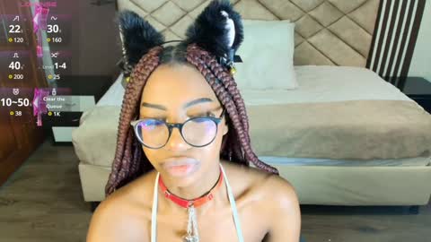 Snapshot of raqueljones_ chatting on February 7, 2025, 2:37 pm Raquel online show from February 7, 2025, 2:37 pm