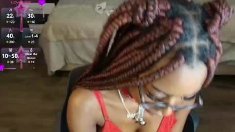Snapshot of raqueljones_ chatting on February 16, 2025, 2:32 pm Raquel online show from February 16, 2025, 2:32 pm
