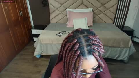 Snapshot of raqueljones_ chatting on February 18, 2025, 11:44 am Raquel online show from February 18, 2025, 11:44 am