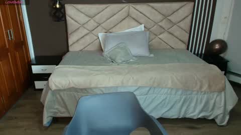 Snapshot of raqueljones_ chatting on February 22, 2025, 11:46 am Raquel online show from February 22, 2025, 11:46 am