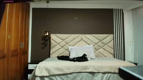 Snapshot of raqueljones_ chatting on February 25, 2025, 11:41 am Raquel online show from February 25, 2025, 11:41 am