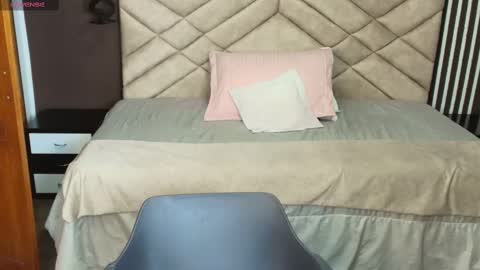 Snapshot of raqueljones_ chatting on March 5, 2025, 11:49 am Raquel online show from March 5, 2025, 11:49 am