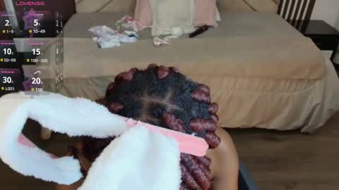 Snapshot of raqueljones_ chatting on March 9, 2025, 2:43 pm Raquel online show from March 9, 2025, 2:43 pm