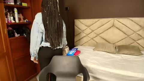 Snapshot of raqueljones_ chatting on September 17, 2025, 11:56 am Raquel online show from September 17, 2025, 11:56 am
