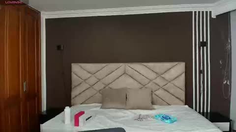 Snapshot of raqueljones_ chatting on September 20, 2025, 12:06 pm Raquel online show from September 20, 2025, 12:06 pm