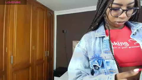 Snapshot of raqueljones_ chatting on October 16, 2025, 11:55 am Raquel online show from October 16, 2025, 11:55 am