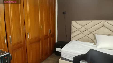 Snapshot of raqueljones_ chatting on October 24, 2025, 11:50 am Raquel online show from October 24, 2025, 11:50 am