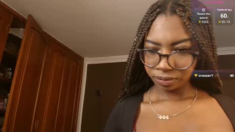 Snapshot of raqueljones_ chatting on October 26, 2025, 11:38 am Raquel online show from October 26, 2025, 11:38 am