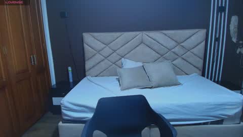 Snapshot of raqueljones_ chatting on November 21, 2025, 11:42 am Raquel online show from November 21, 2025, 11:42 am