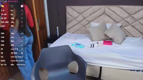 Snapshot of raqueljones_ chatting on November 22, 2025, 11:53 am Raquel online show from November 22, 2025, 11:53 am