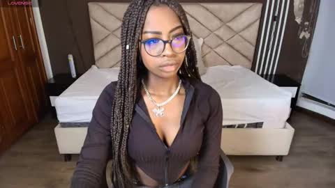 Snapshot of raqueljones_ chatting on November 29, 2025, 11:57 am Raquel online show from November 29, 2025, 11:57 am