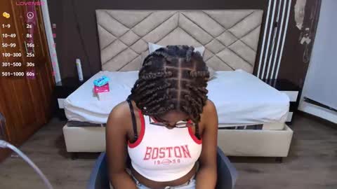 Snapshot of raqueljones_ chatting on December 1, 2025, 11:59 am Raquel online show from December 1, 2025, 11:59 am