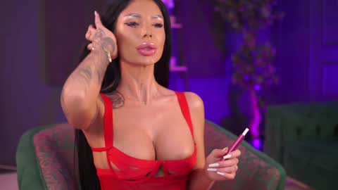 Snapshot of raquellevon chatting on December 20, 2024, 6:45 pm Raquelle online show from December 20, 2024, 6:45 pm